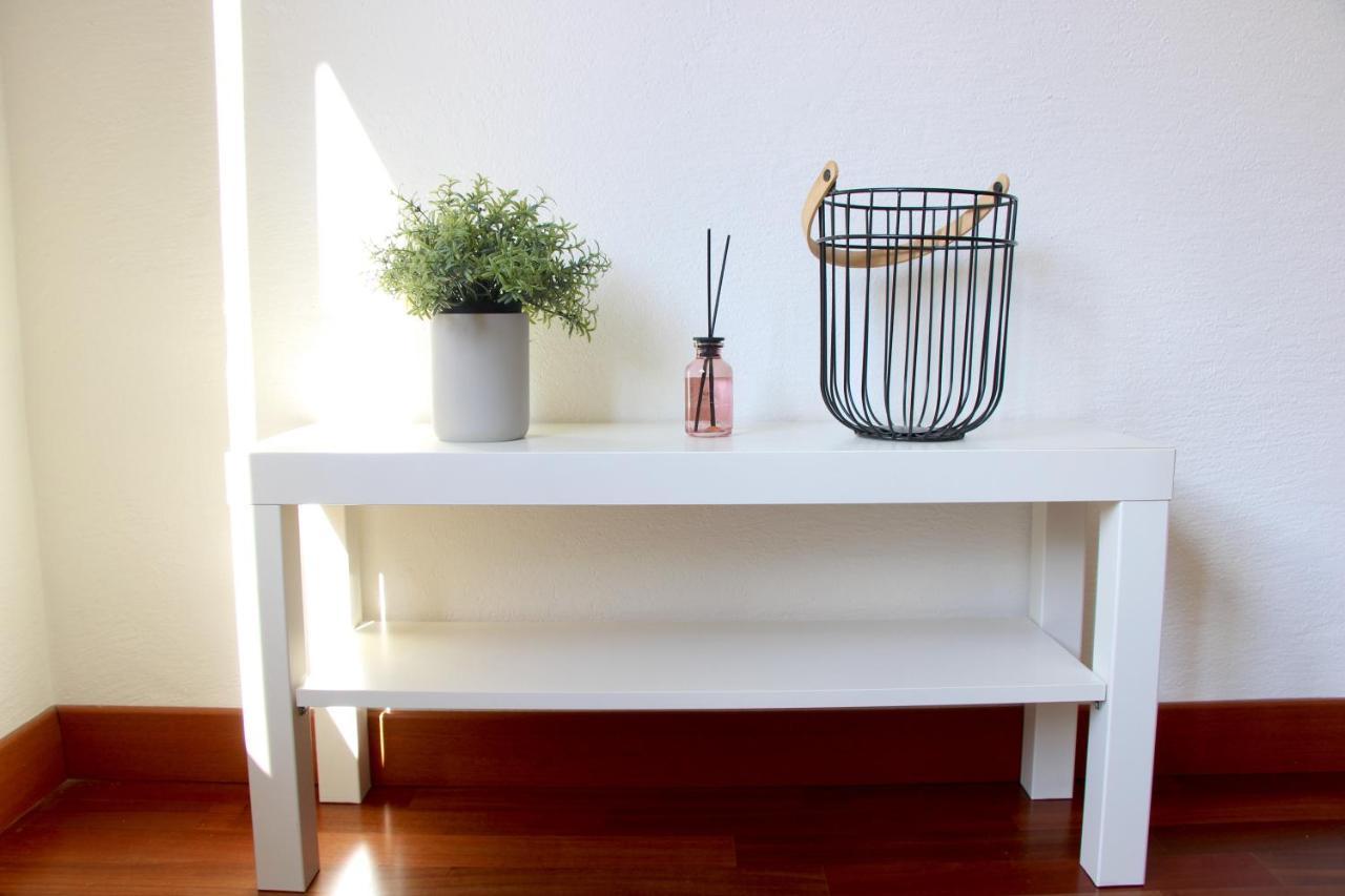 Cozy With Free Parking & Close To Apartment